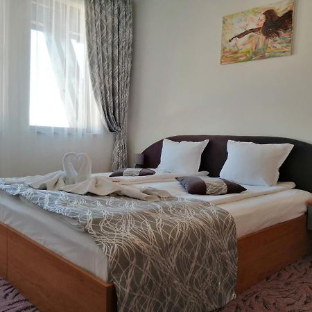 Grand Monasteryl Apartment ''Star Paradise'' ปอมโปโรโว ภายนอก รูปภาพ