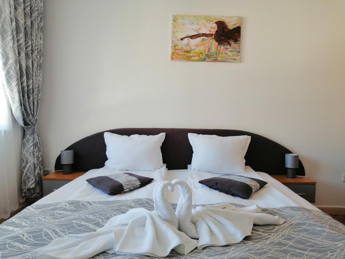 Grand Monasteryl Apartment ''Star Paradise'' ปอมโปโรโว ภายนอก รูปภาพ